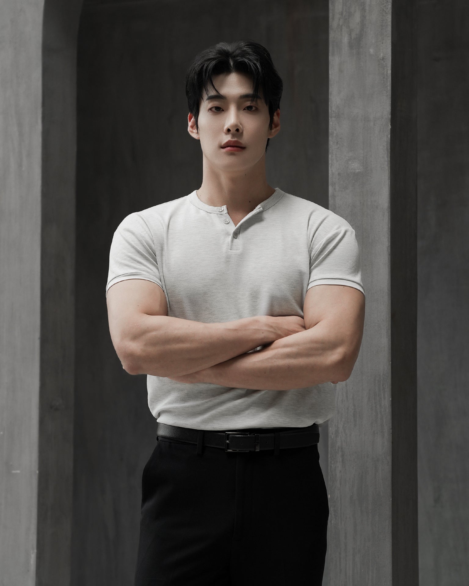 DANDY COSMO | Muscle Fit Henry Neck On Cloud T-Shirt