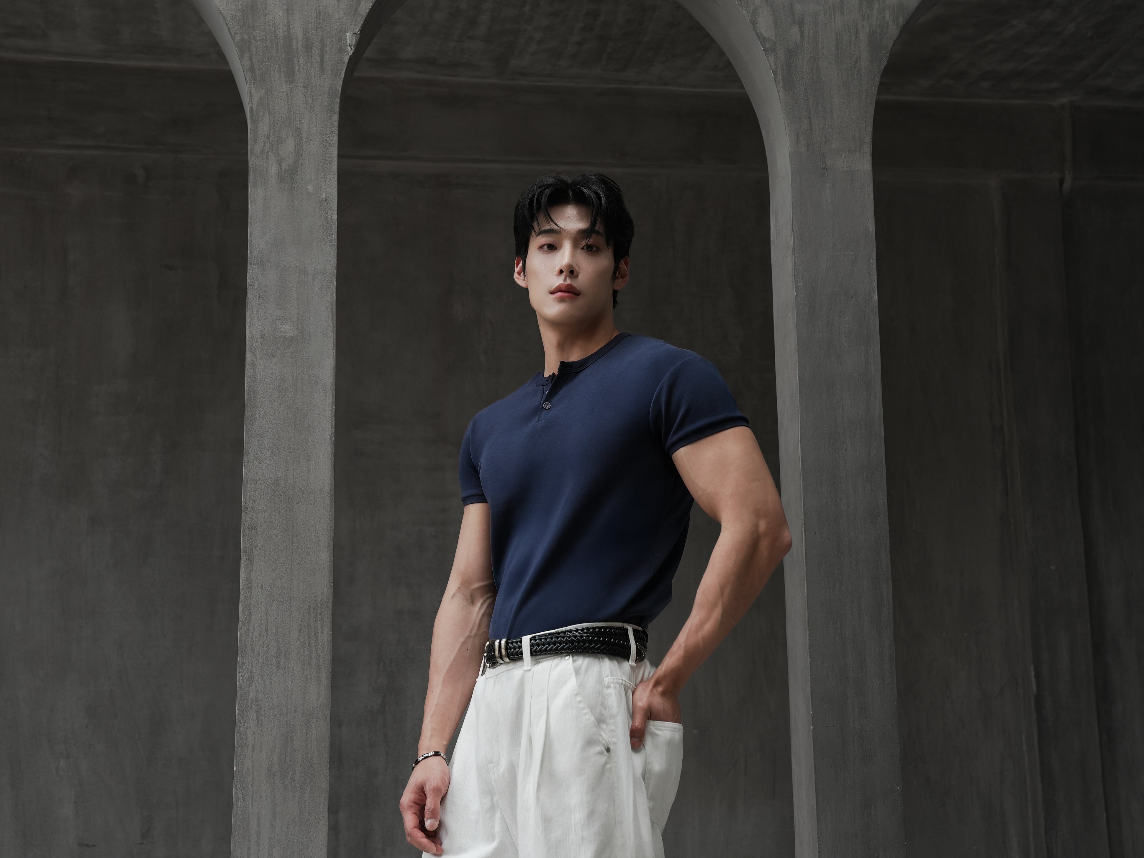 DANDY COSMO | Muscle Fit Henry Neck On Cloud T-Shirt
