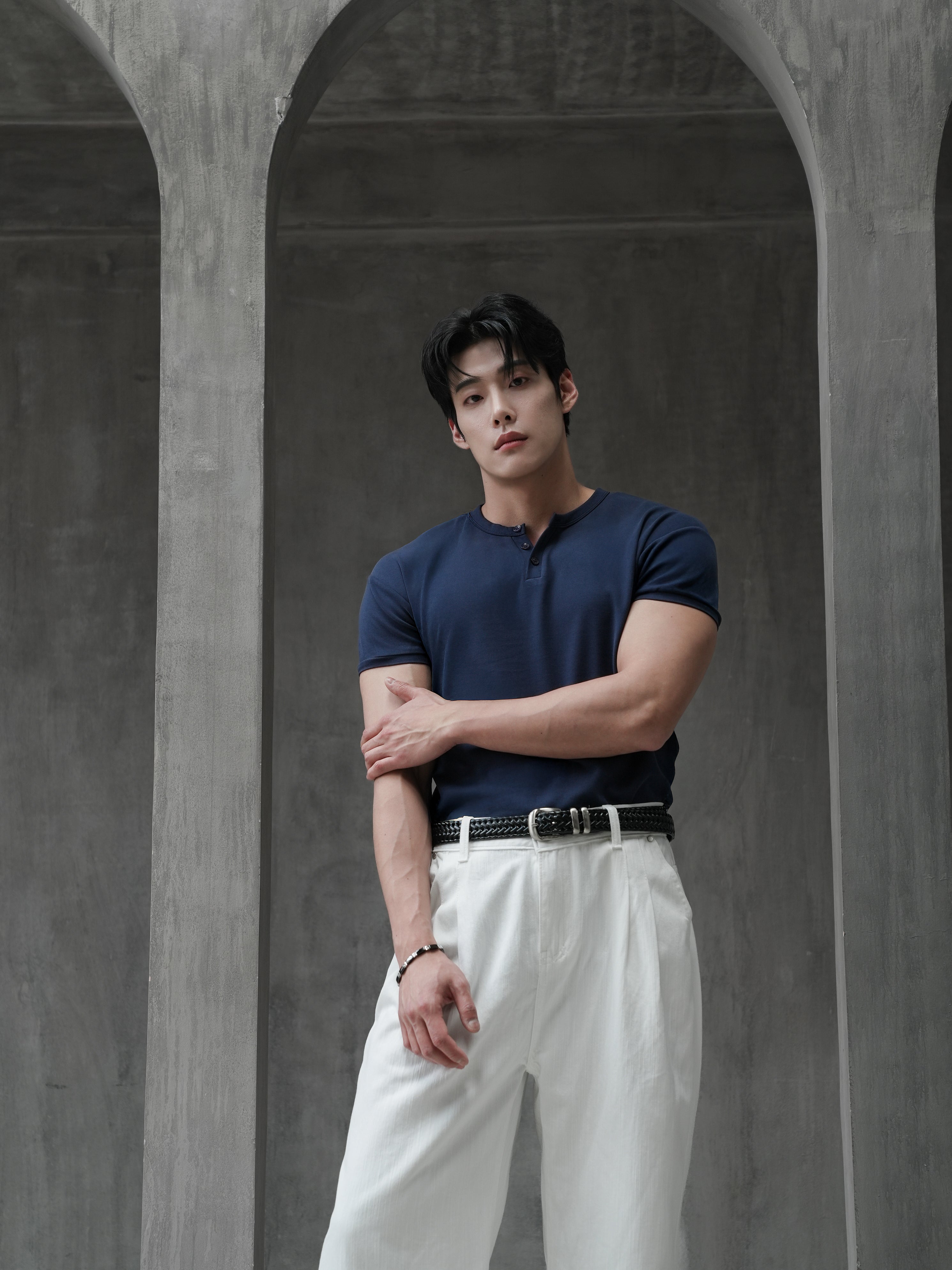 DANDY COSMO | Muscle Fit Henry Neck On Cloud T-Shirt