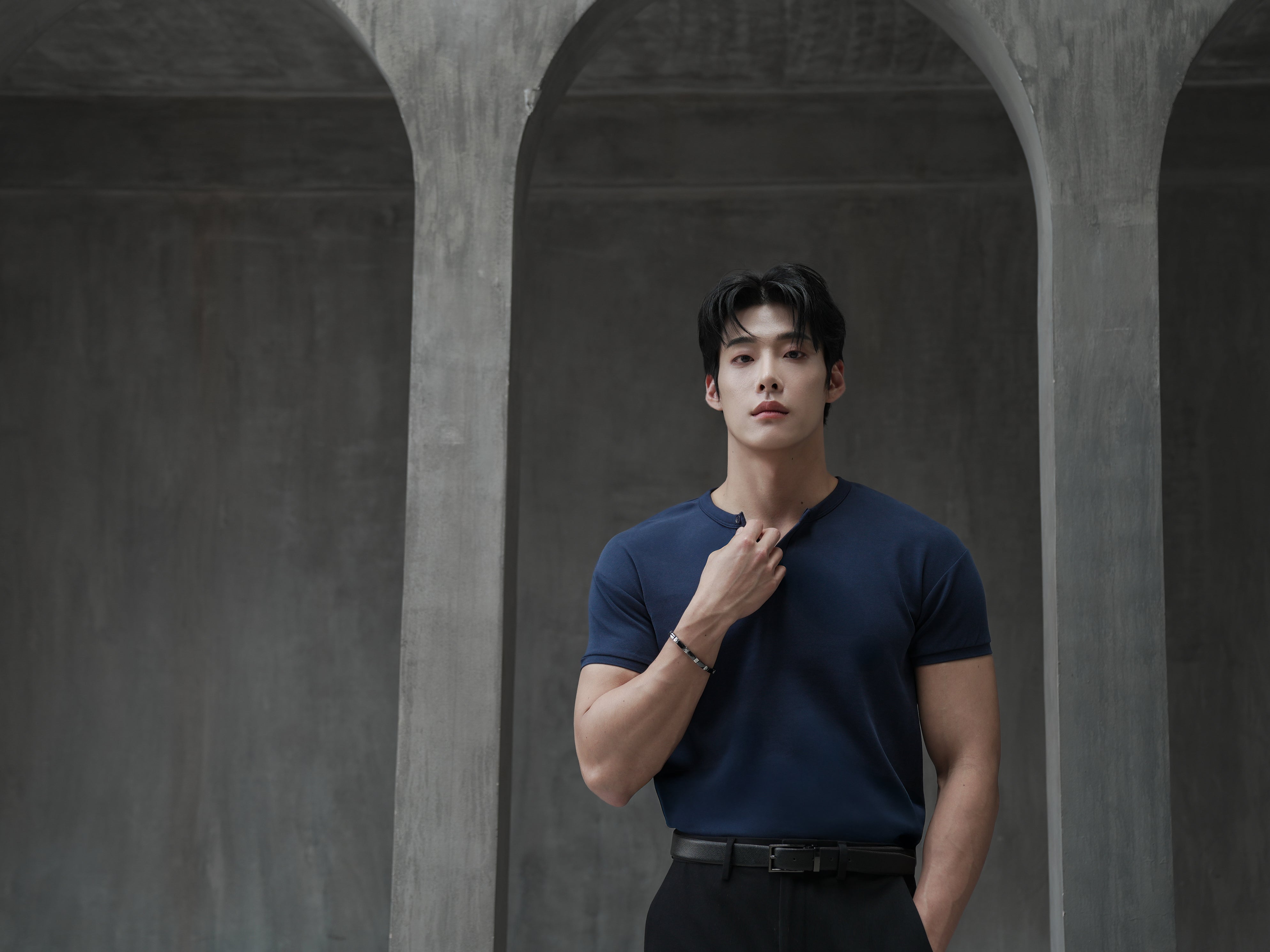DANDY COSMO | Muscle Fit Henry Neck On Cloud T-Shirt